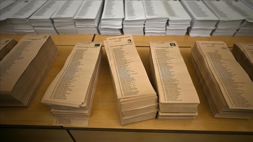 Montenegrins to elect lawmakers Sunday Montenegrins to elect lawmakers Sunday