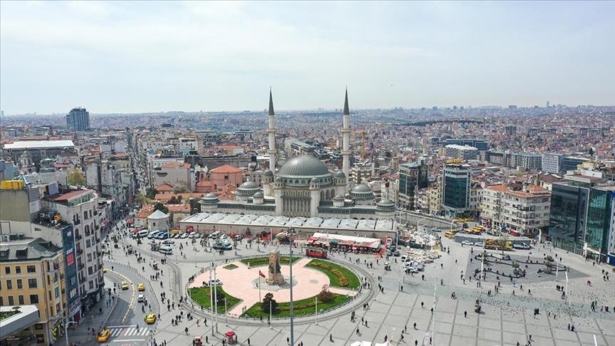  ميدان تقسيم.. مركز إسطنبول النابض (تقرير)
