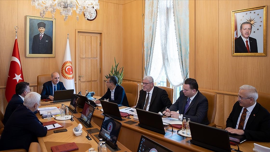 TBMM Başkanı Kurtulmuş: Milli bir anayasanın yapılabilmesi Türkiye'nin ve Meclisin önünde bir sorumluluk