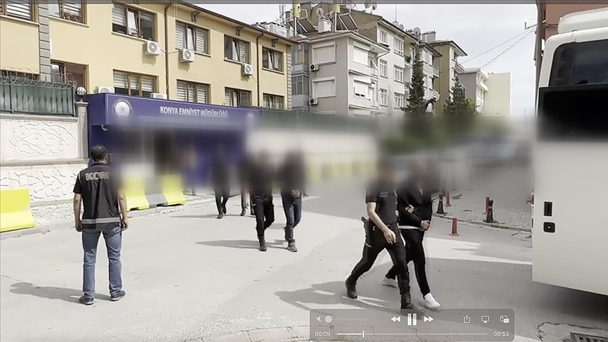 Uluslararası oto kaçakçılarına yönelik "fren operasyonu"nda 20 şüpheliden 13'ü tutuklandı