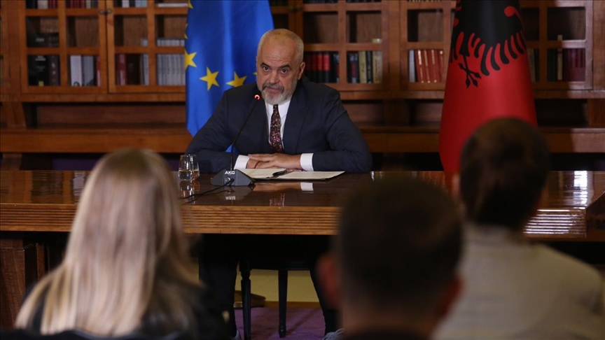 Rama: Zajednički sastanak vlada Albanije i Kosova ne može biti održan sutra u planiranom formatu