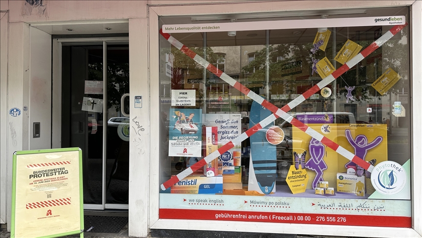 German pharmacists stage strike to protest government German pharmacists stage strike to protest government