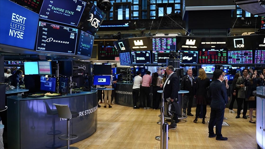 بعد 10 زيادات.. الفيدرالي الأمريكي يبقي على سعر الفائدة