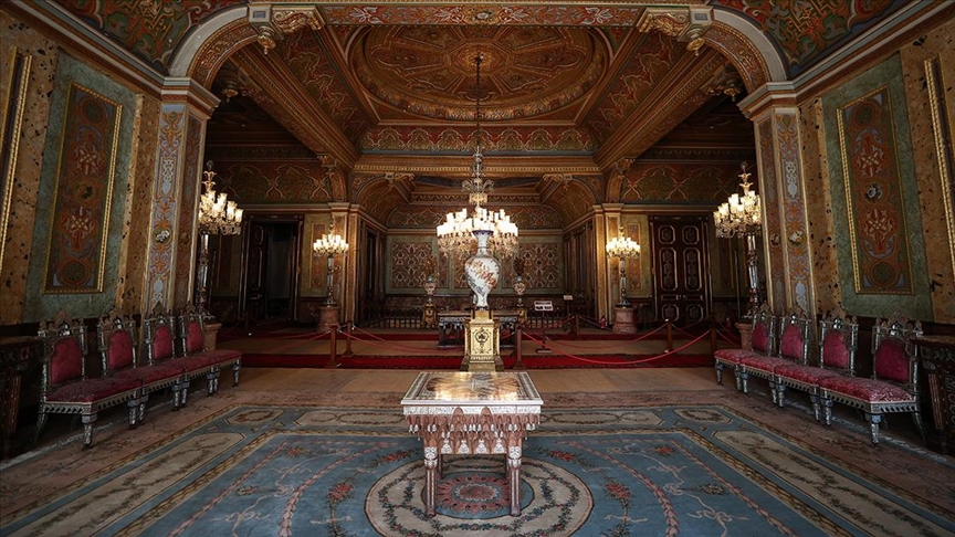 Boğaz'a nazır 158 yıllık Beylerbeyi Sarayı FPV dronla görüntülendi 