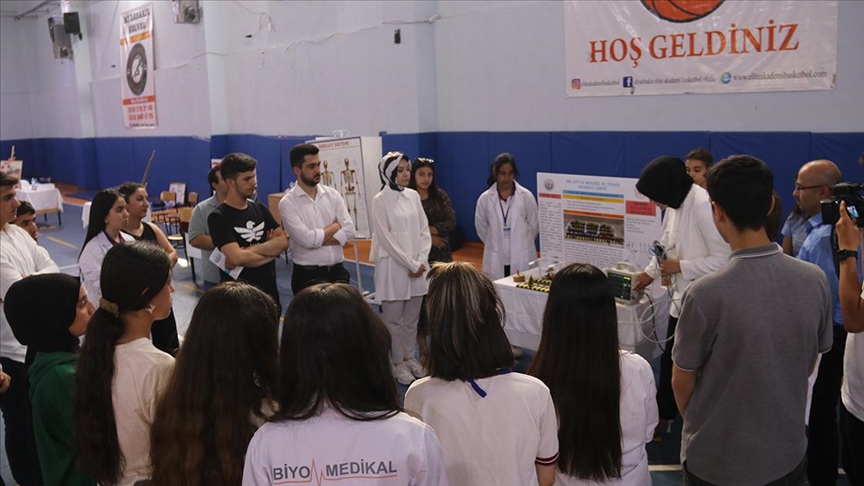 Diyarbakır'daki meslek lisesi, sağlık sektörüne teknik eleman yetiştiriyor