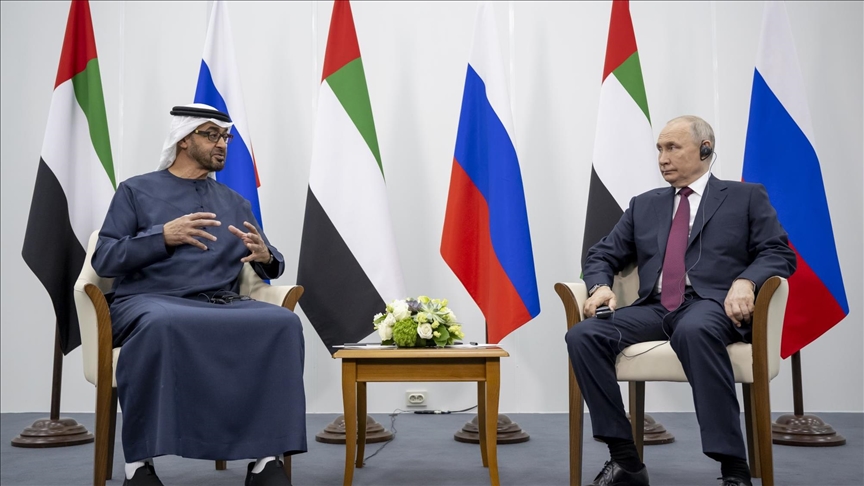 بن زايد يبحث مع بوتين العلاقات الثنائية والقضايا الدولية