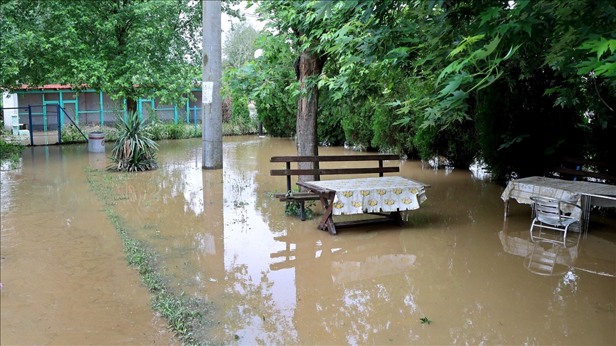 Jugoistok Srbije: U Doljevcu zbog poplava evakuisane 24 osobe, očekuje se još padavina
