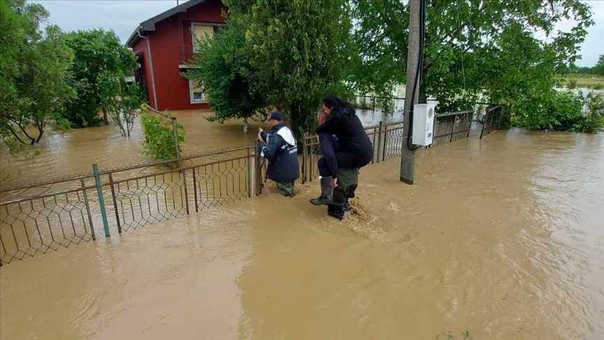 Srbija: Zbog poplava vanredno u 52 grada i opštine, za 24 časa evakuisano 217 osoba
