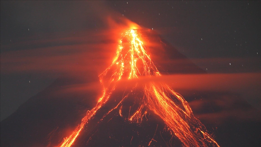 Seismologists warn of ‘hazardous, explosive’ eruption of Philippines’ Mayon volcano Seismologists warn of ‘hazardous, explosive’ eruption of Philippines’ Mayon volcano