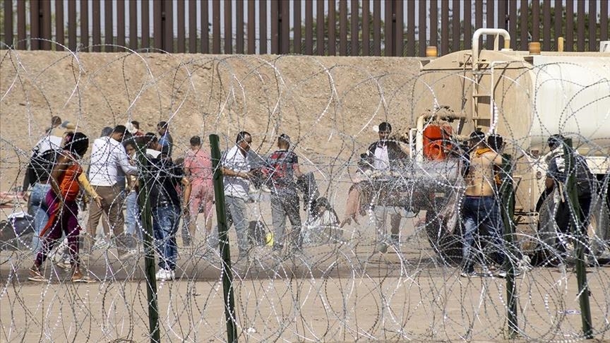 В Мексике в кузове грузовика обнаружили 129 нелегальных мигрантов