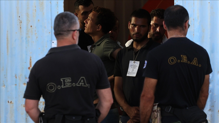 New revelations on sunken migrant boat contradict Greek authorities' account 