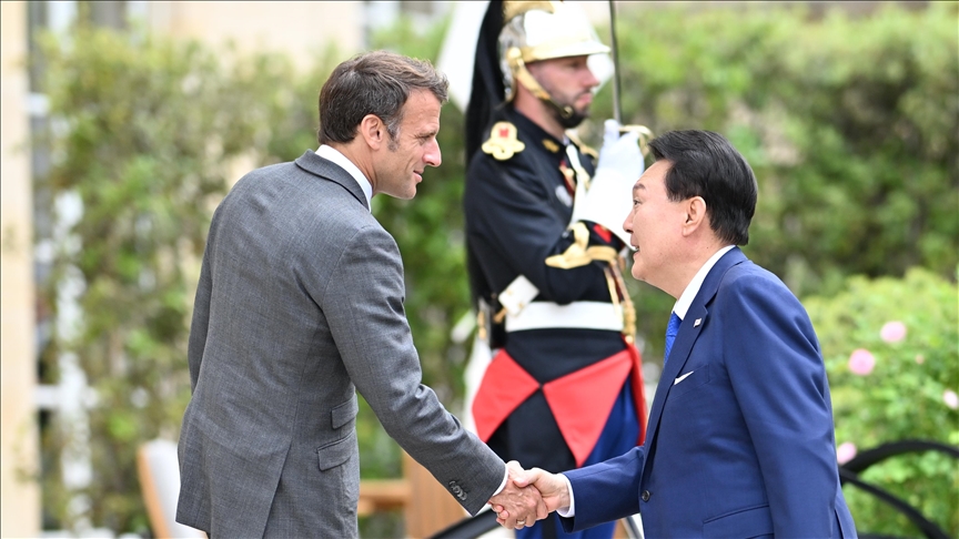 French, South Korean presidents discuss economic cooperation, global security
