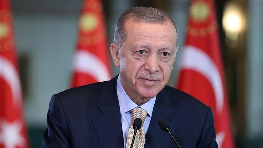 Cumhurbaşkanı Erdoğan: Asgari ücretin belirlenmesinde emeği geçen tüm paydaşlara milletim adına teşekkür ediyorum