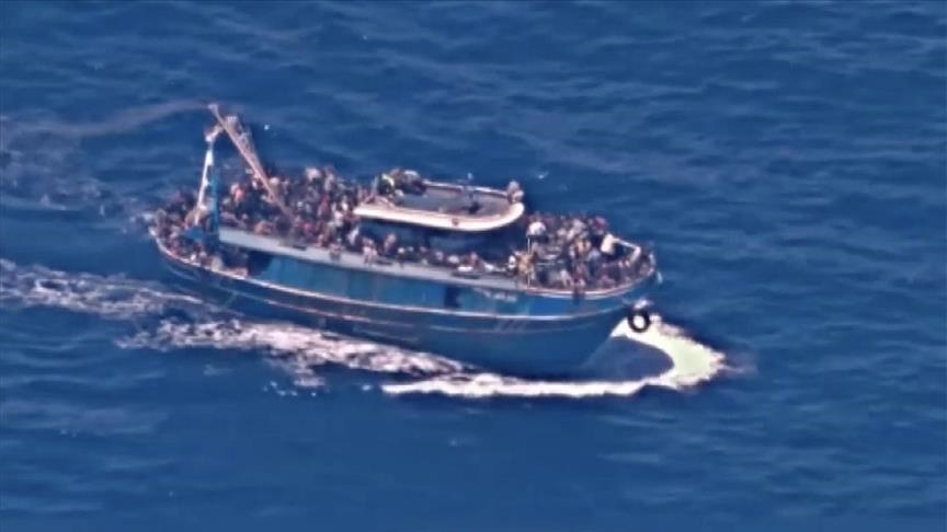Death toll in migrant boat sinking off Greece