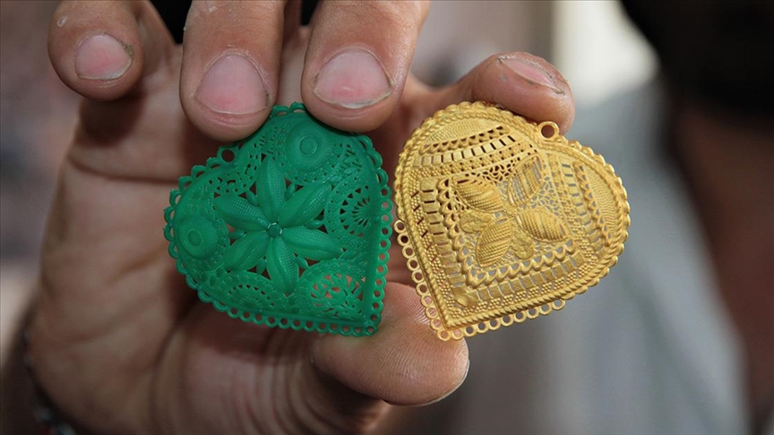 Diyarbakır'da el işçiliği ile üretilen Hint takıları iç piyasada rağbet görüyor