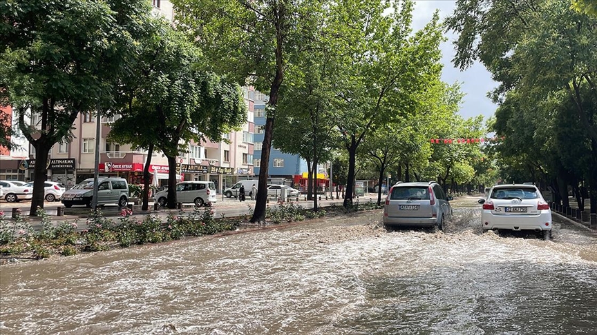 Konya'da sağanak etkili oldu 