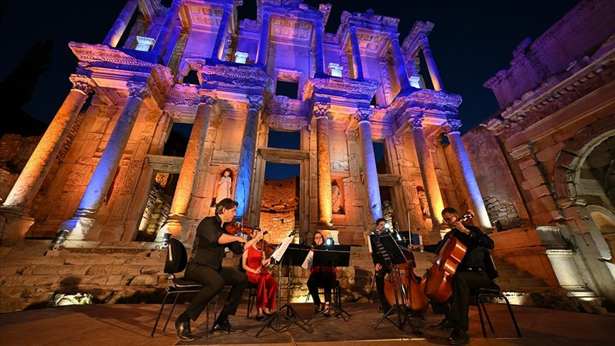 Wiener Kammersymphonie, Efes Antik Kenti'nde sahne aldı