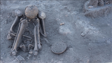 Arqueólogos hallan más de 10 entierros humanos y al menos 100 objetos históricos en Tula, México