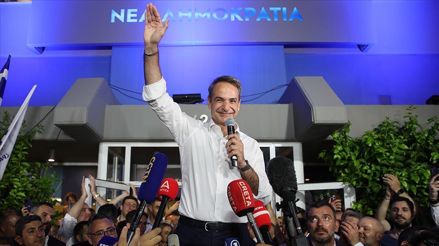 Yunanistan'da Miçotakis'in Yeni Demokrasi Partisi mecliste çoğunluğu sağladı