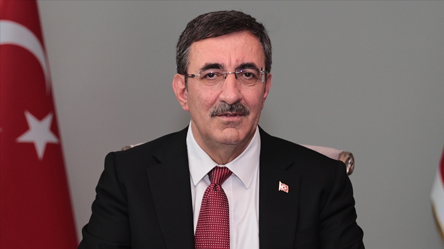 Cumhurbaşkanı Yardımcısı Yılmaz, şampiyon olan A Milli Erkek Voleybol Takımı'nı kutladı