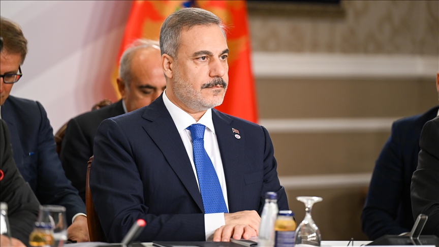 Фидан: Турция поддерживает инициативы по обеспечению мира на Балканах