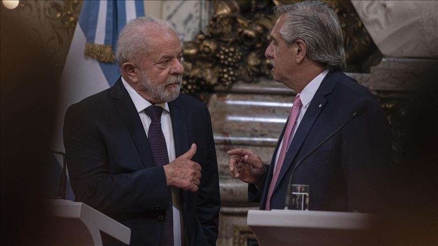 Argentine president meets with Brazilian Lula