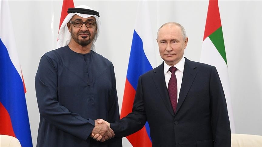 رئيس الإمارات يبحث مع بوتين العلاقات الثنائية واستقرار روسيا