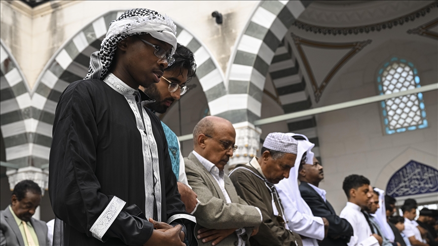 US Muslims gather at mosques for prayers to celebrate Eid al-Adha holiday