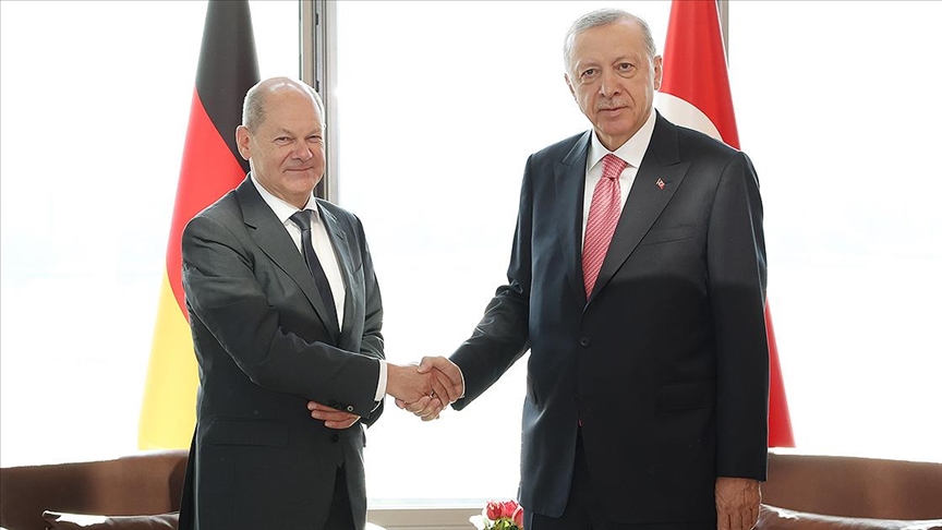 Cumhurbaşkanı Erdoğan, Almanya Başbakanı Scholz ile Rusya'daki gelişmeler ve İsveç konularını görüştü