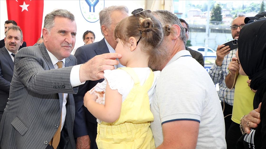Gençlik ve Spor Bakanı Bak, Rize'de konuştu: 65 bin depremzede vatandaşımız yurtlarımızda kalıyor