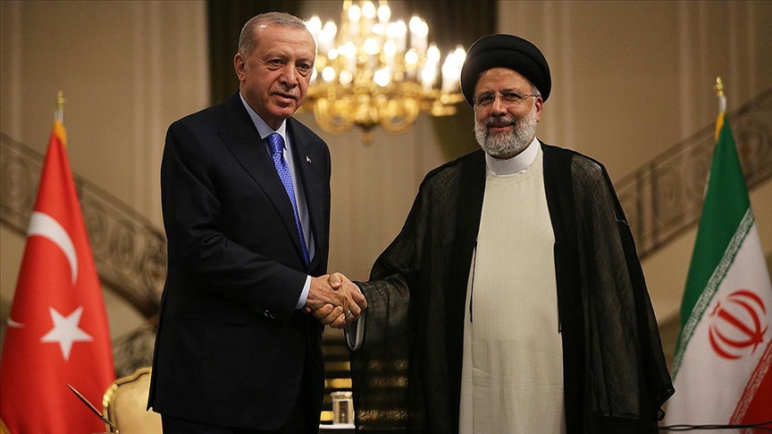 Cumhurbaşkanı Erdoğan, İran Cumhurbaşkanı Reisi'yle telefonda görüştü 