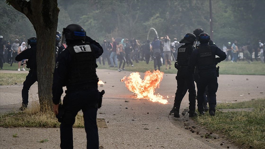 Fransa'da polisin ölümcül güç kullanımındaki artış
