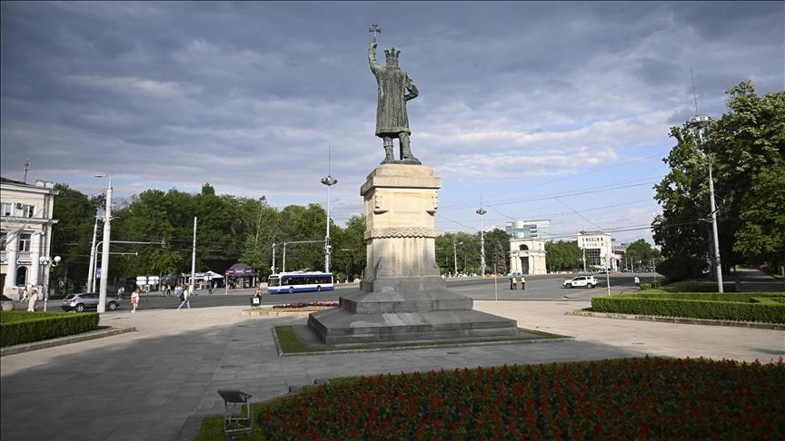 2 killed in shooting at Moldova's Chisinau International Airport 2 killed in shooting at Moldova's Chisinau International Airport