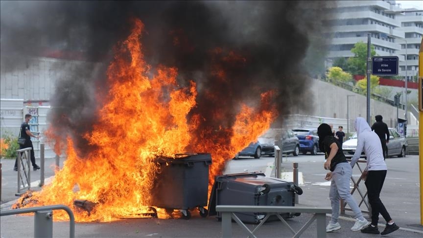 Émeutes en France : Les Émirats arabes unis lancent un appel au calme