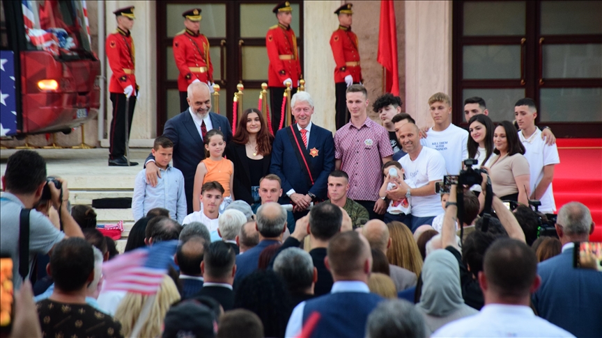 Ish-presidenti amerikan, Bill Clinton, vizitë në Shqipëri