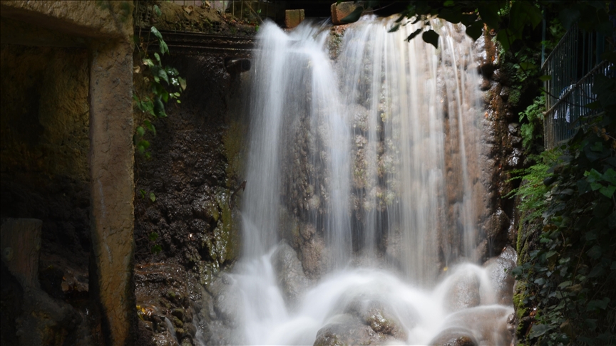 شلال "حربية".. وجهة للهاربين من الحر بولاية هطاي التركية