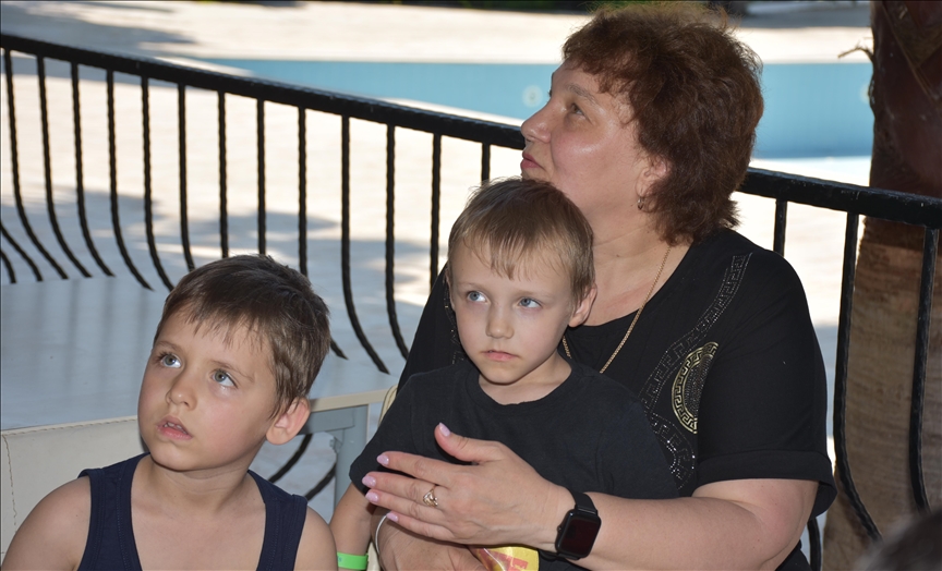 Группу сирот из Херсонской области Украины разместили в Анталье