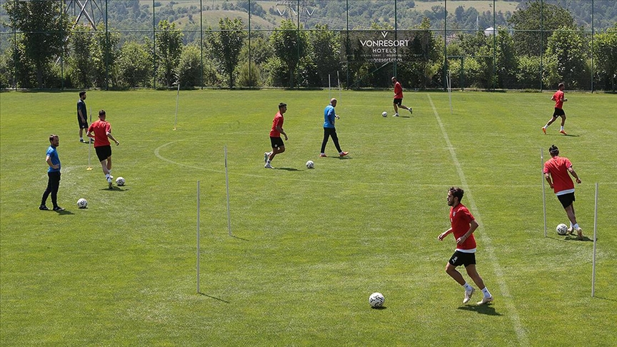 Osman Özköylü'den Süper Lig'de "güçlü Pendikspor" mesajı