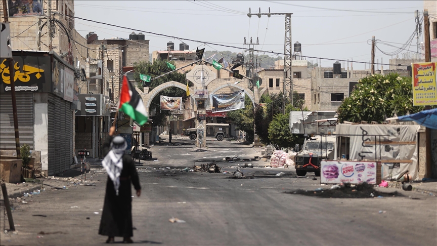 İsrail ordusu kuşatma altında tuttuğu Cenin Mülteci Kampı’ndan çekilmeye başladı 