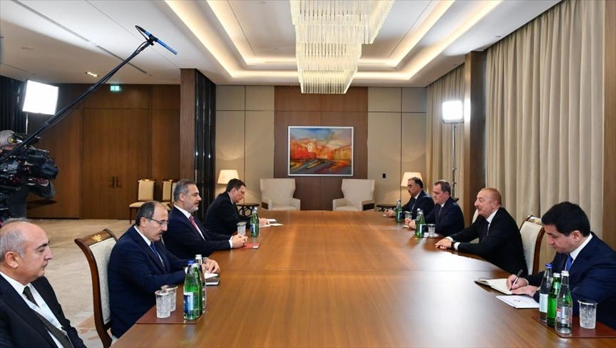 Президент Азербайджана принял главу МИД Турции