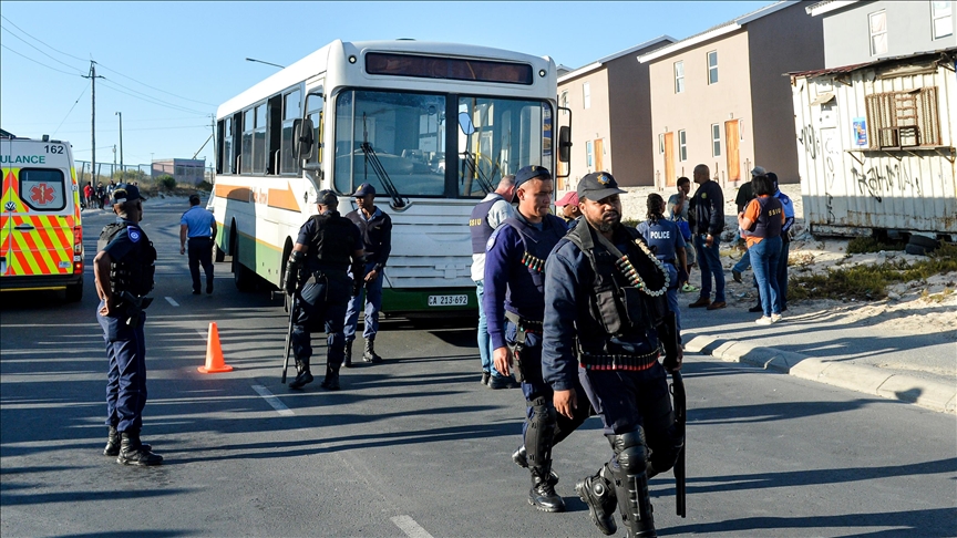 South Africans outraged as deputy president’s security assault men on highway