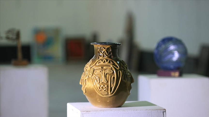 Irak'ta ünlü sanatçıların resim çalışmaları "taklit" sorunuyla karşı karşıya