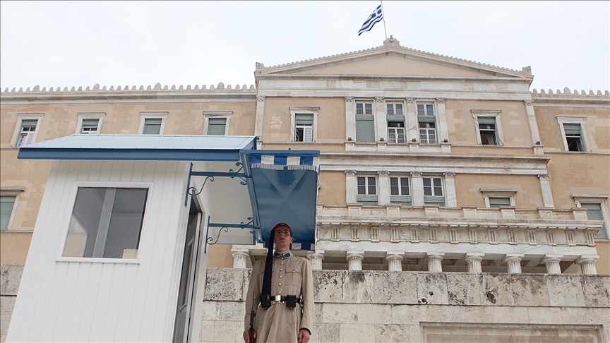 Greece's new government gets vote of confidence