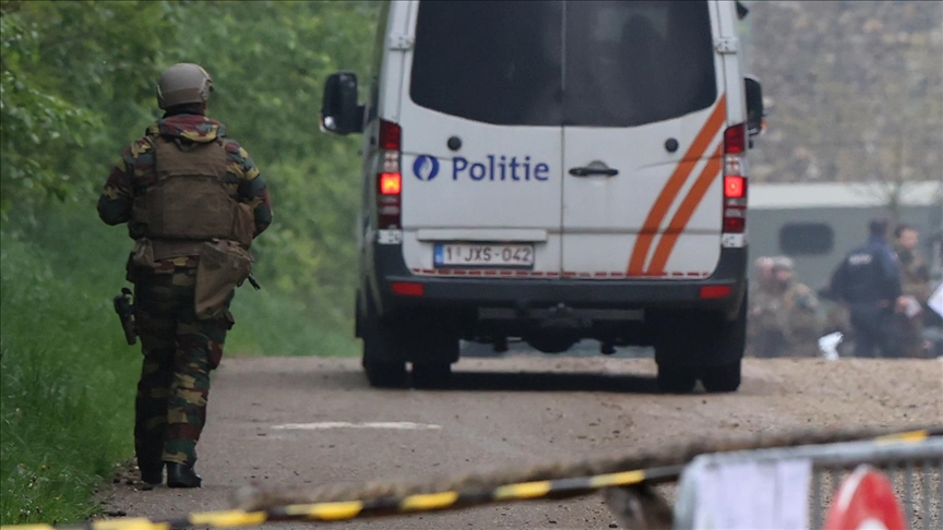 Manhunt underway in Belgium after ex-soldier post death threats against prime minister