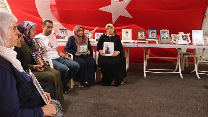 تركيا.. اعتصام أمهات ديار بكر يتواصل لليوم 1406