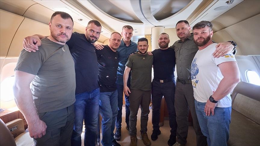 5 Azov Battalion commanders return to Ukraine in prisoner exchange
