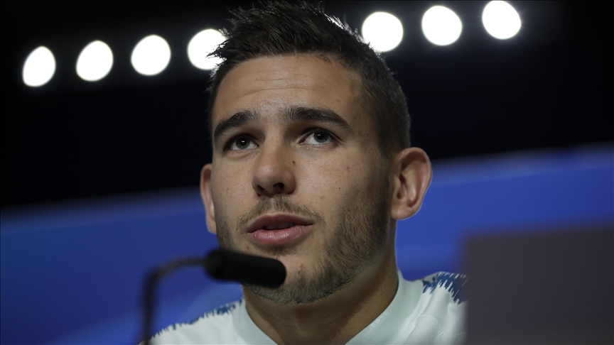 Lucas Hernandez signs for Paris Saint-Germain until 2028