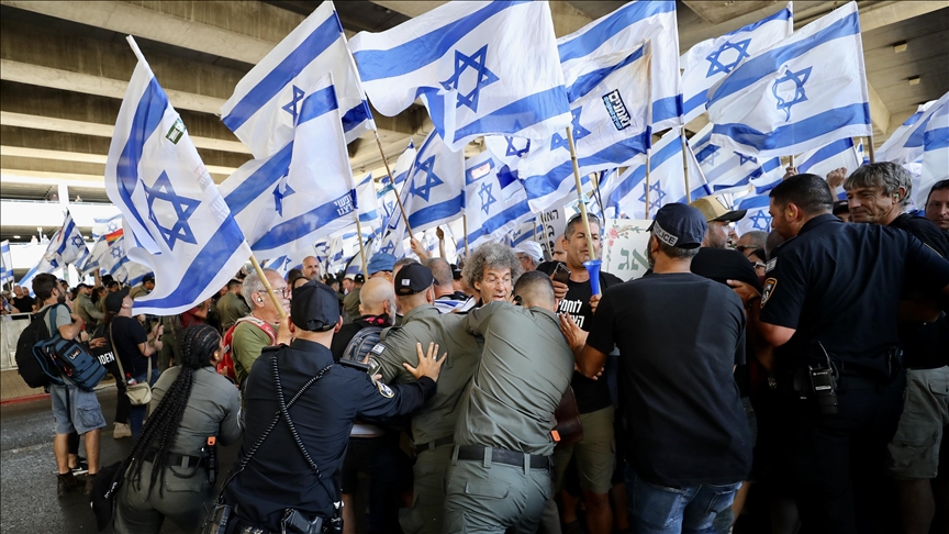 Thousands protest at Israeli airport amid judicial overhaul crisis