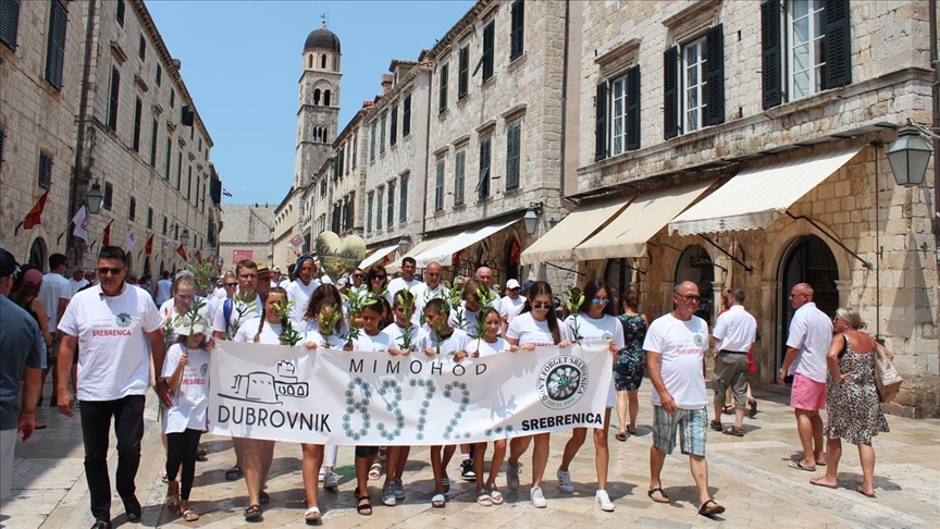 Hrvatska: U Dubrovniku održan Mimohod sjećanja na žrtve genocida u Srebrenici