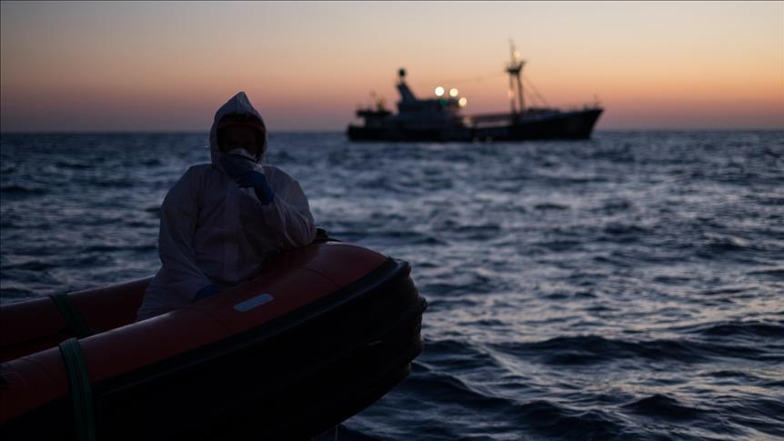 La Guardia Costera de España halla barco desaparecido con 200 inmigrantes cerca de las Islas Canarias